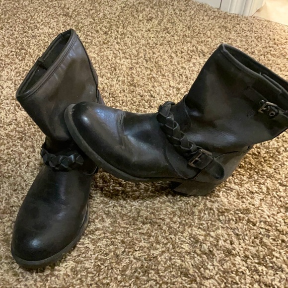 R2 Shoes - Short Leather Boots